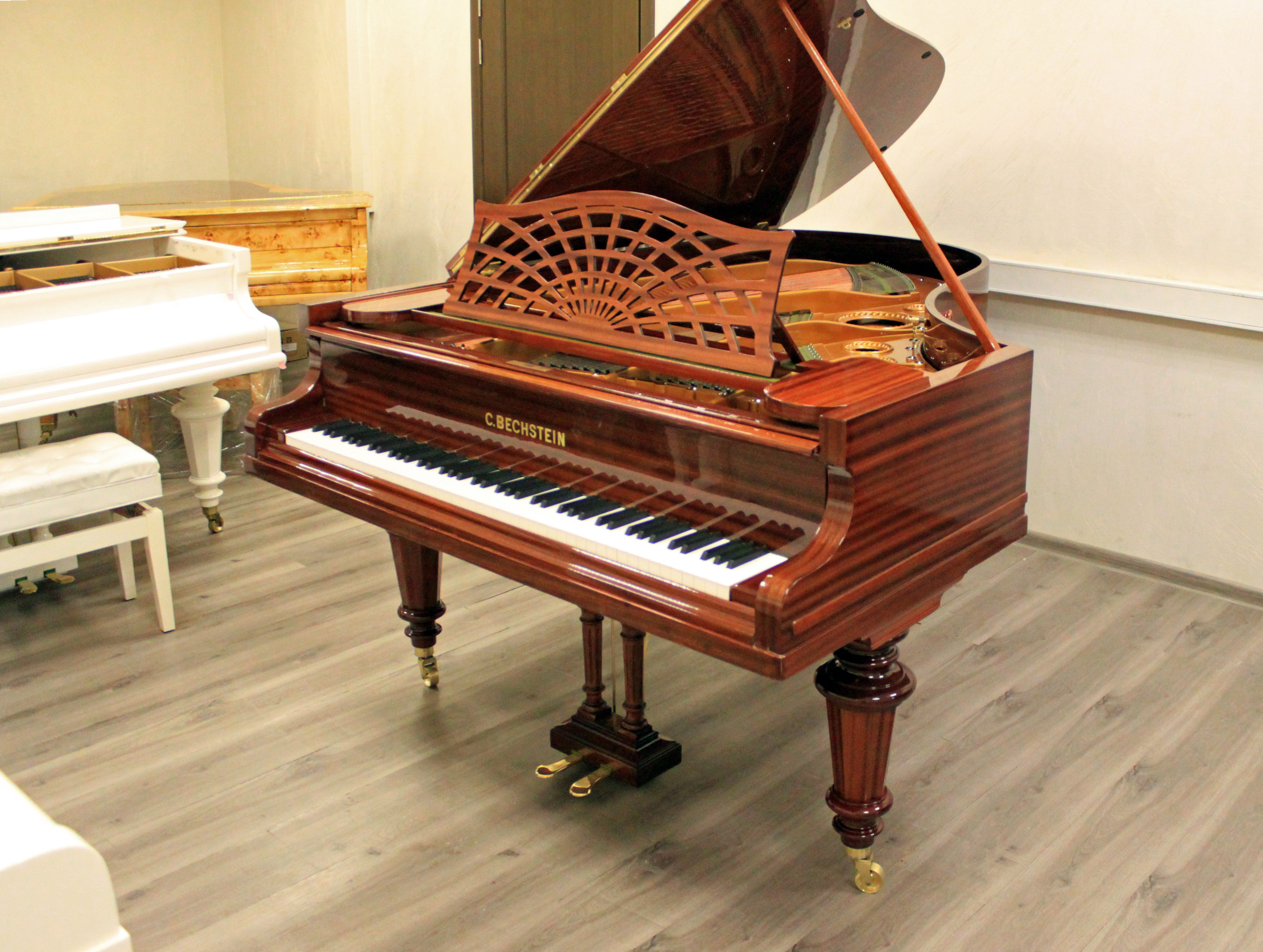 Салонный рояль C. Bechstein дизайна Классик